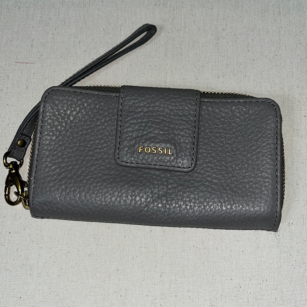 Fossil wallet/phone carrier